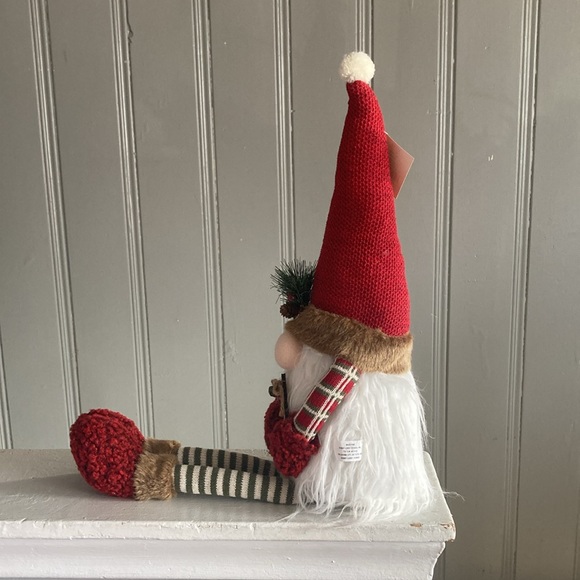NWT- STUNNING- 28.5” Red Holiday Gnome Sitter Decoration w/ a Wooden NOEL Star - Picture 11 of 17